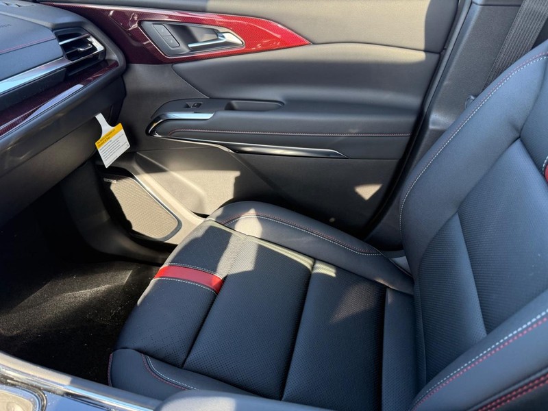 Chevrolet Traverse Vehicle Full-screen Gallery Image 16