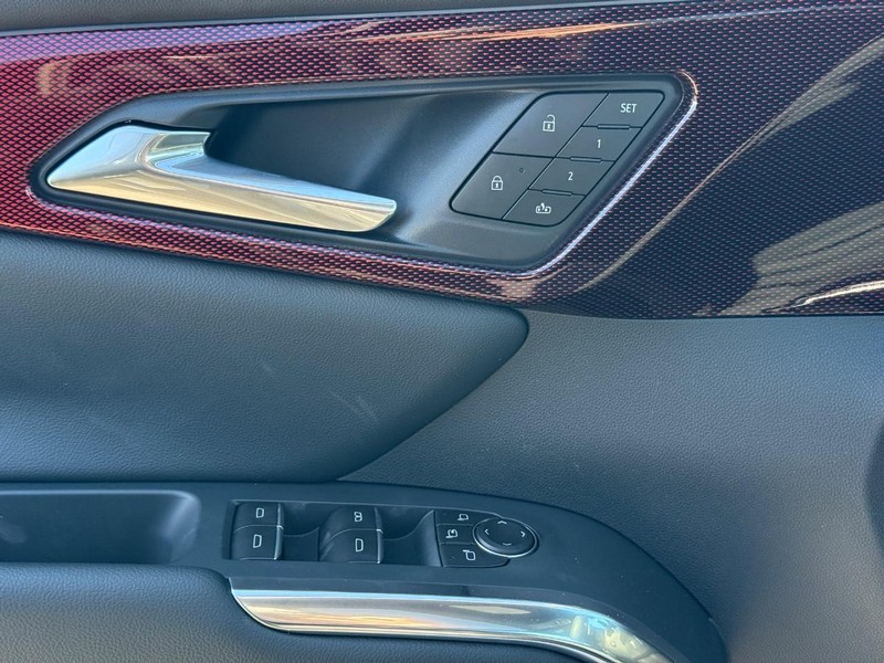 Chevrolet Traverse Vehicle Full-screen Gallery Image 18