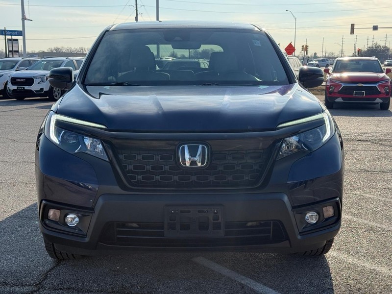 Honda Passport Vehicle Full-screen Gallery Image 9