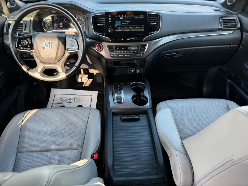 Honda Passport Vehicle Full-screen Gallery Image 12