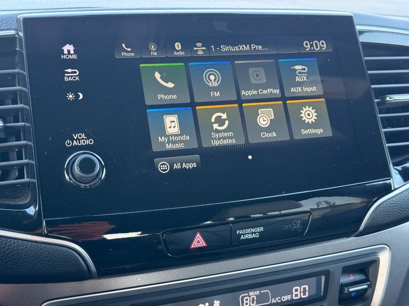 Honda Passport Vehicle Full-screen Gallery Image 16
