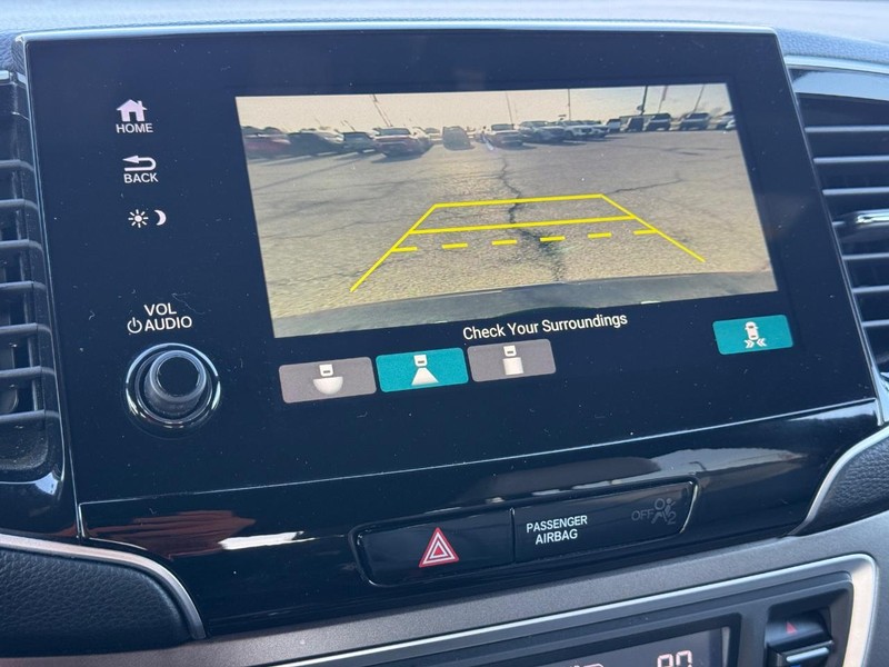 Honda Passport Vehicle Full-screen Gallery Image 17