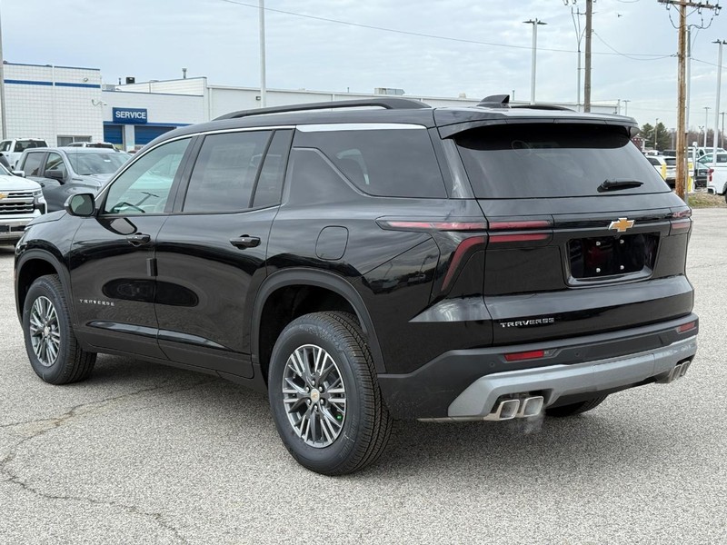 Chevrolet Traverse Vehicle Full-screen Gallery Image 3