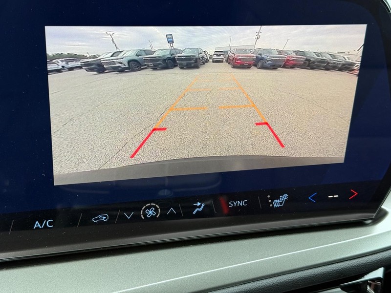 Chevrolet Traverse Vehicle Full-screen Gallery Image 13