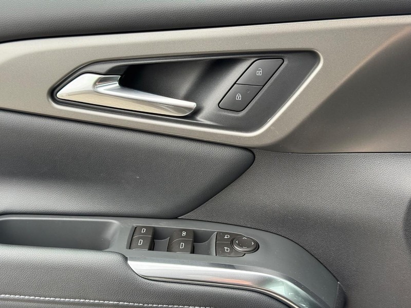 Chevrolet Traverse Vehicle Full-screen Gallery Image 16