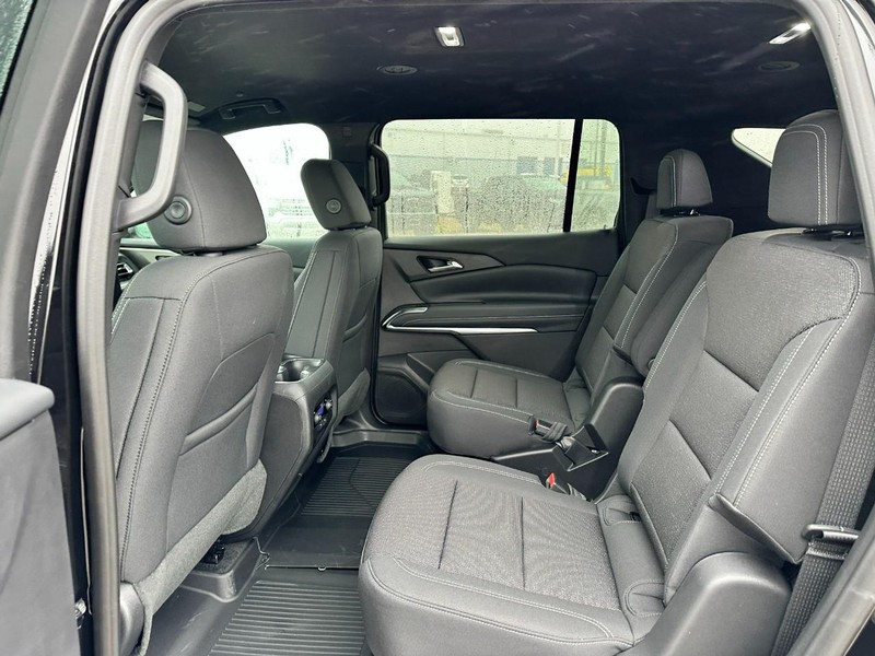 Chevrolet Traverse Vehicle Full-screen Gallery Image 4