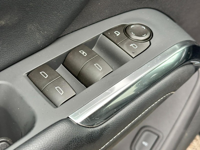Chevrolet Traverse Vehicle Full-screen Gallery Image 10