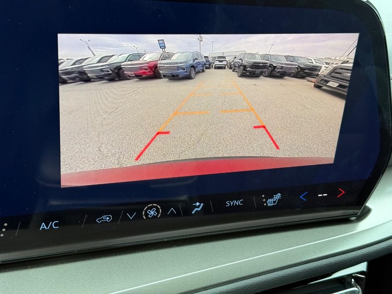 Chevrolet Traverse Vehicle Full-screen Gallery Image 13