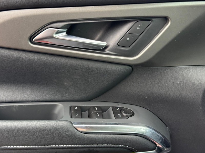 Chevrolet Traverse Vehicle Full-screen Gallery Image 16