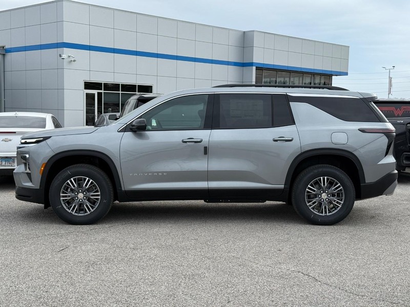 Chevrolet Traverse Vehicle Full-screen Gallery Image 2