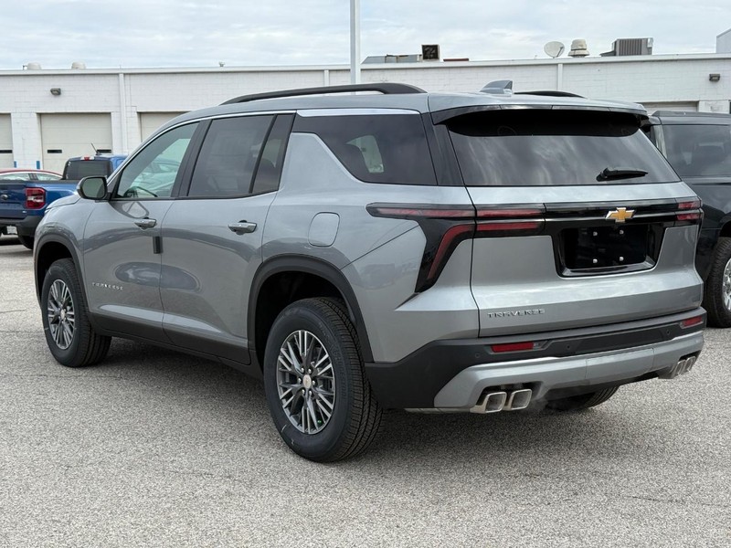 Chevrolet Traverse Vehicle Full-screen Gallery Image 3