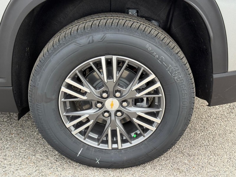 Chevrolet Traverse Vehicle Full-screen Gallery Image 4