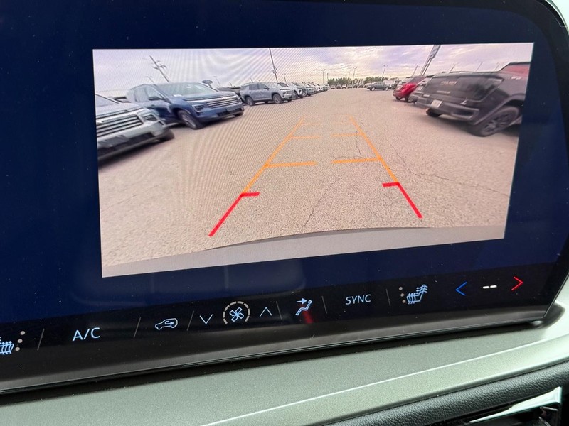 Chevrolet Traverse Vehicle Full-screen Gallery Image 13