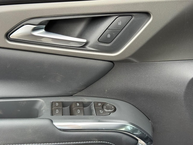 Chevrolet Traverse Vehicle Full-screen Gallery Image 16