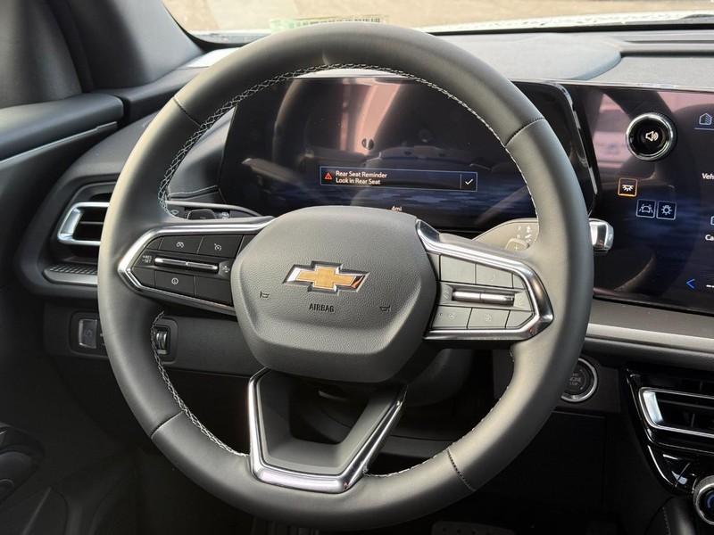 Chevrolet Traverse Vehicle Full-screen Gallery Image 8