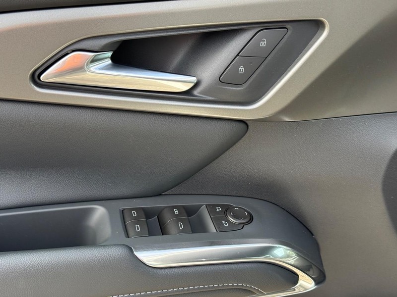 Chevrolet Traverse Vehicle Full-screen Gallery Image 15