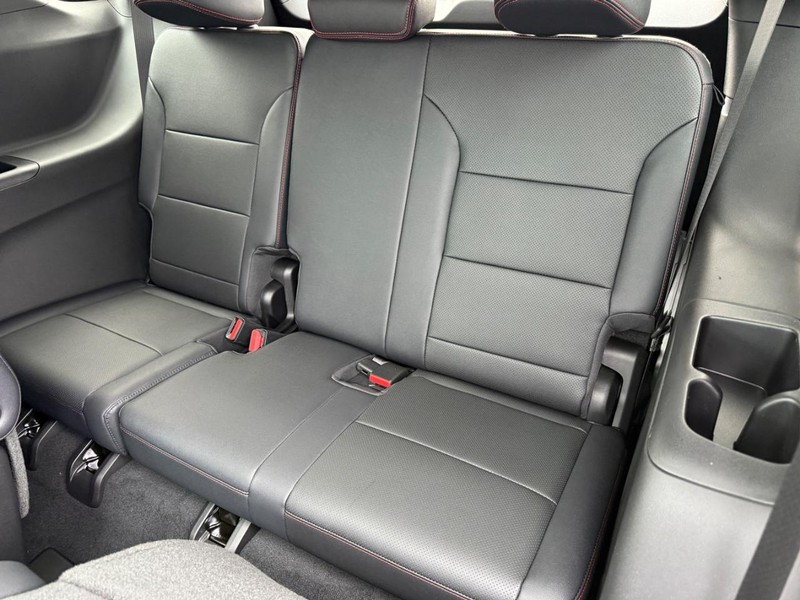 Chevrolet Traverse Vehicle Full-screen Gallery Image 5