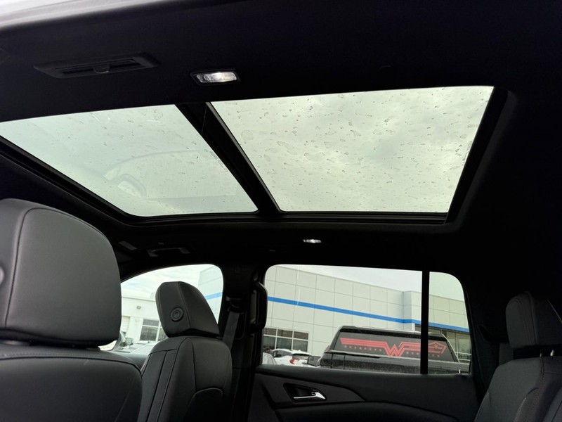 Chevrolet Traverse Vehicle Full-screen Gallery Image 7