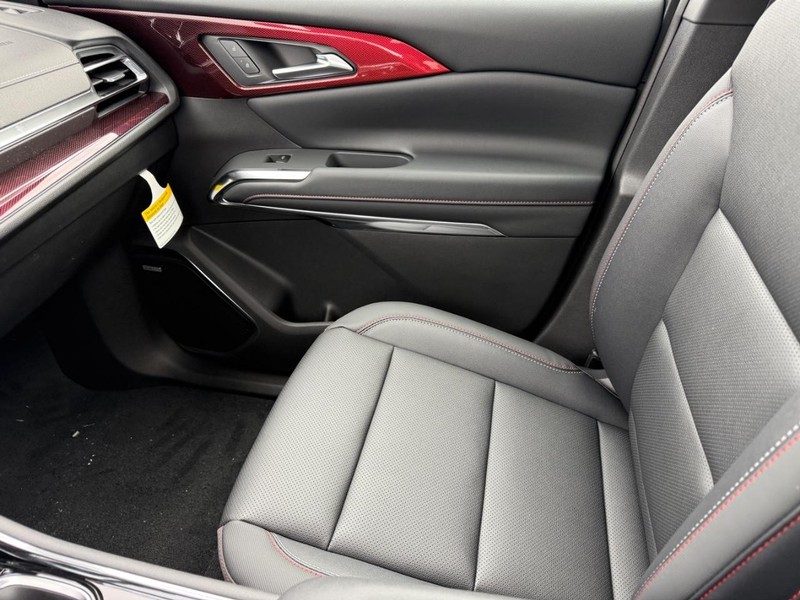 Chevrolet Traverse Vehicle Full-screen Gallery Image 16