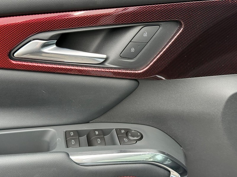 Chevrolet Traverse Vehicle Full-screen Gallery Image 18