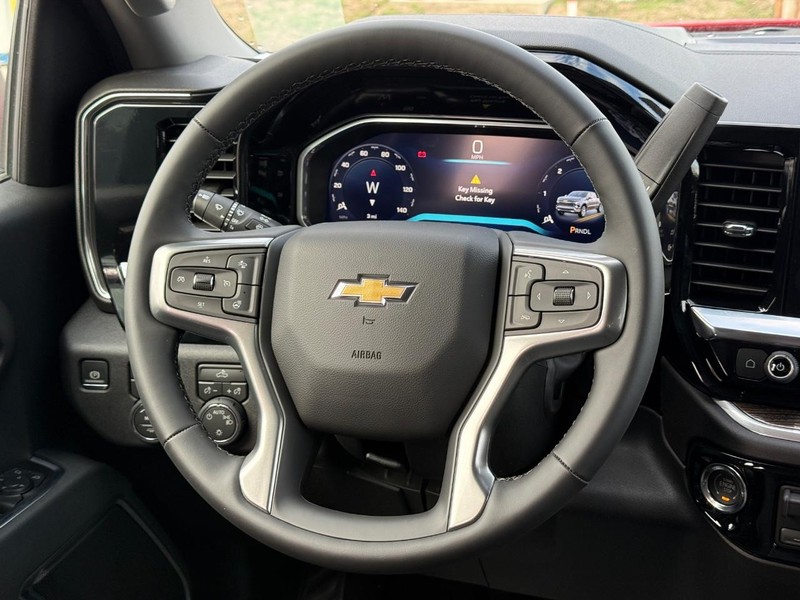 Chevrolet Silverado 1500 Vehicle Full-screen Gallery Image 7