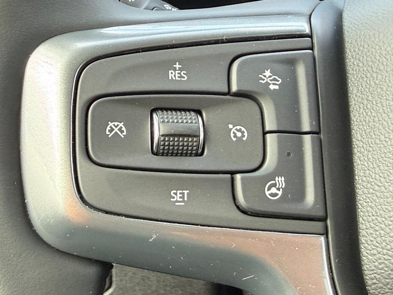 Chevrolet Silverado 1500 Vehicle Full-screen Gallery Image 8