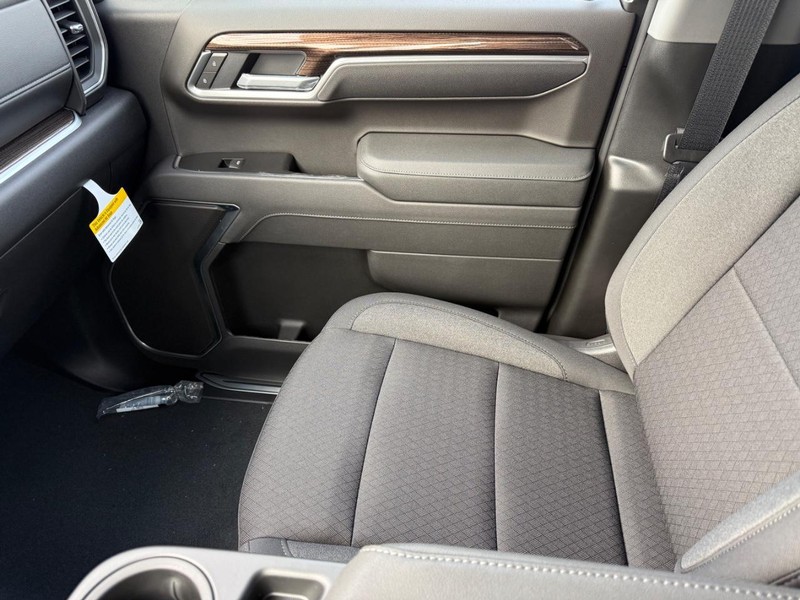 Chevrolet Silverado 1500 Vehicle Full-screen Gallery Image 14