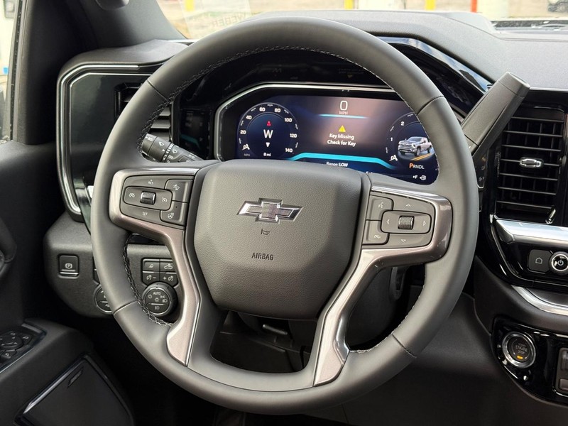 Chevrolet Silverado 2500HD Vehicle Full-screen Gallery Image 9