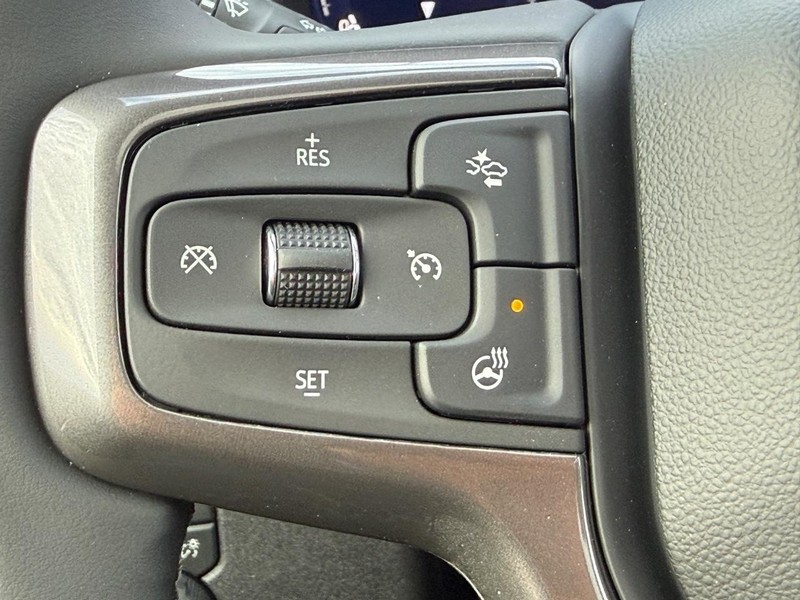 Chevrolet Silverado 2500HD Vehicle Full-screen Gallery Image 10