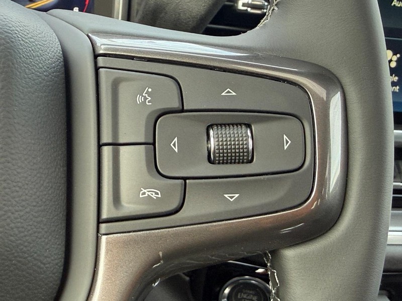 Chevrolet Silverado 2500HD Vehicle Full-screen Gallery Image 11