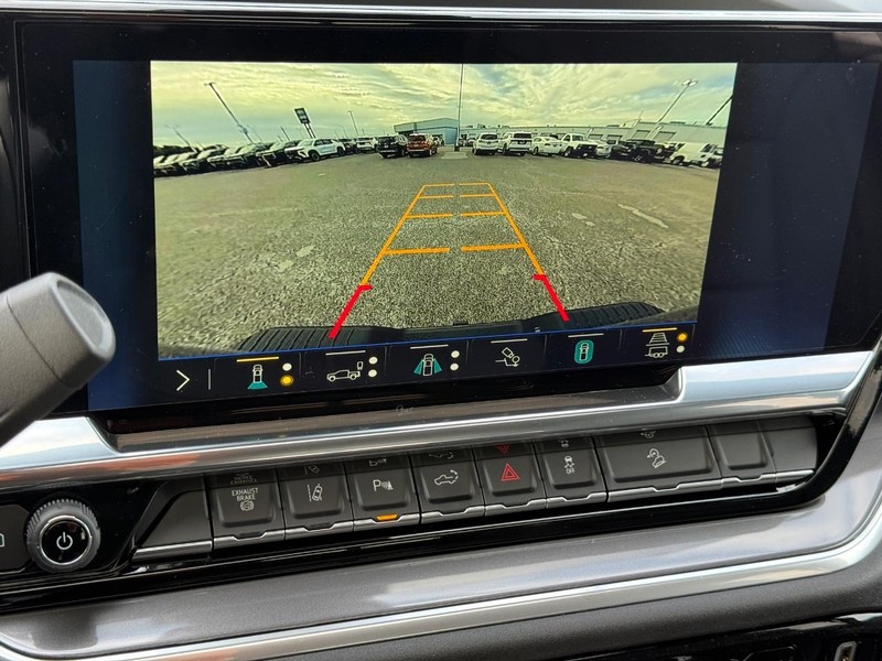 Chevrolet Silverado 2500HD Vehicle Full-screen Gallery Image 13