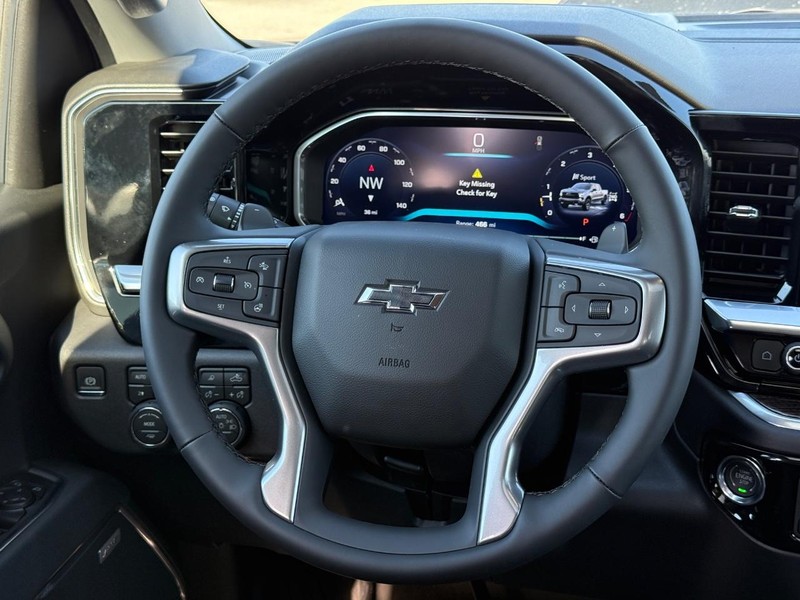 Chevrolet Silverado 1500 Vehicle Full-screen Gallery Image 8