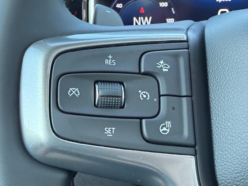 Chevrolet Silverado 1500 Vehicle Full-screen Gallery Image 9