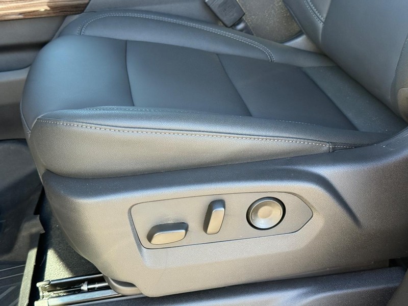 Chevrolet Silverado 1500 Vehicle Full-screen Gallery Image 20