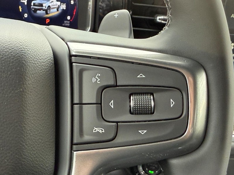 Chevrolet Silverado 1500 Vehicle Full-screen Gallery Image 9