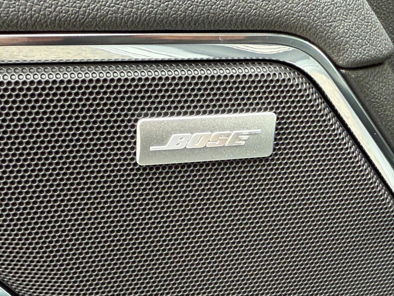 Chevrolet Silverado 1500 Vehicle Full-screen Gallery Image 17