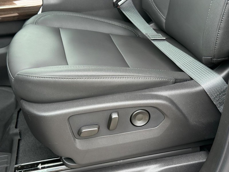 Chevrolet Silverado 1500 Vehicle Full-screen Gallery Image 19