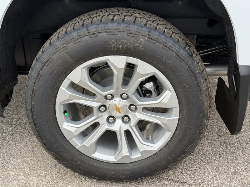 Chevrolet Silverado 1500 Vehicle Full-screen Gallery Image 4