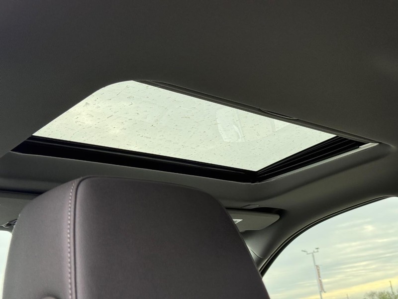 Chevrolet Silverado 1500 Vehicle Full-screen Gallery Image 6