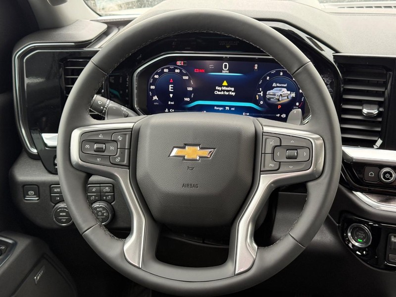 Chevrolet Silverado 1500 Vehicle Full-screen Gallery Image 9