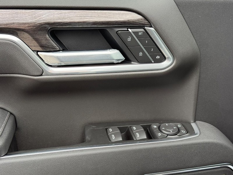 Chevrolet Silverado 1500 Vehicle Full-screen Gallery Image 20