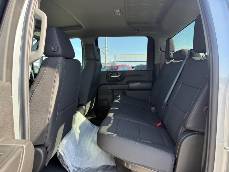 Chevrolet Silverado 2500HD Vehicle Full-screen Gallery Image 5