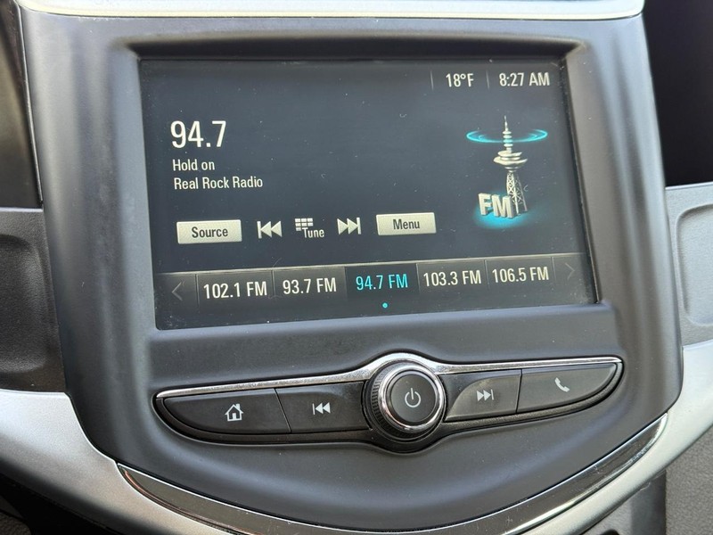 Chevrolet Sonic Vehicle Full-screen Gallery Image 14