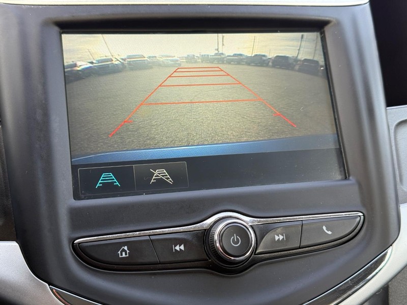 Chevrolet Sonic Vehicle Full-screen Gallery Image 15