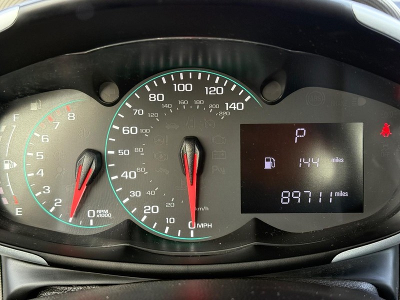 Chevrolet Sonic Vehicle Full-screen Gallery Image 19