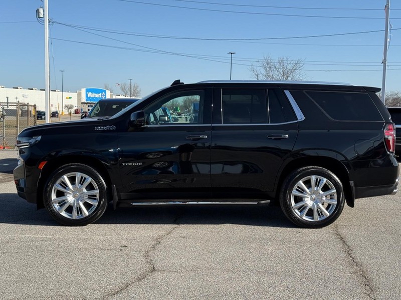 Chevrolet Tahoe Vehicle Full-screen Gallery Image 2