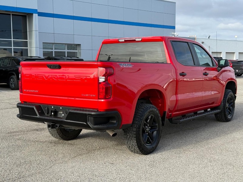 Chevrolet Silverado 1500 Vehicle Full-screen Gallery Image 5