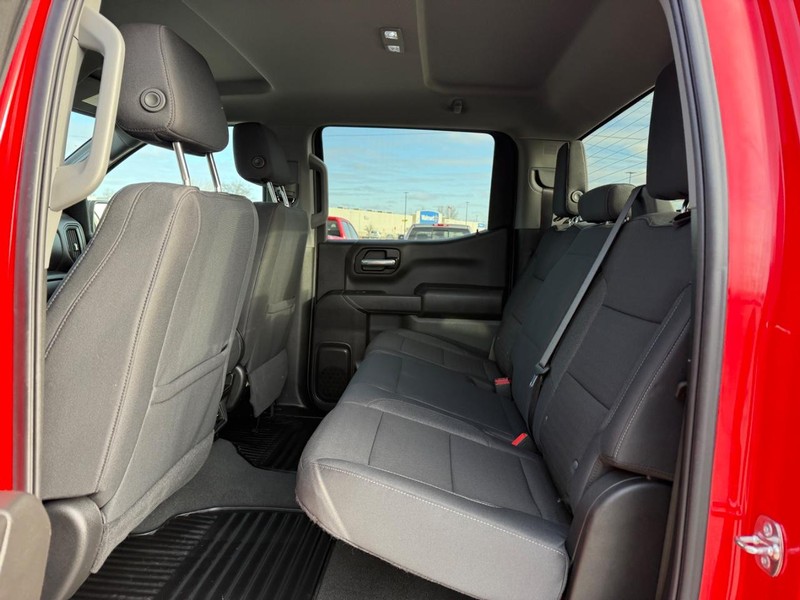 Chevrolet Silverado 1500 Vehicle Full-screen Gallery Image 11