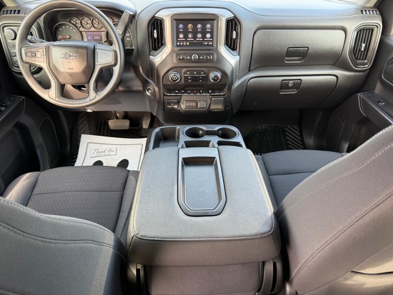 Chevrolet Silverado 1500 Vehicle Full-screen Gallery Image 12