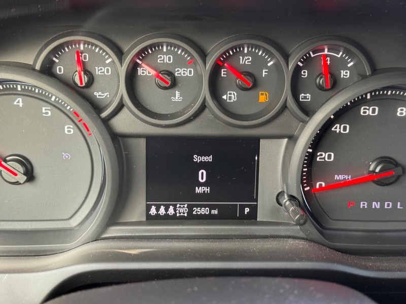 Chevrolet Silverado 1500 Vehicle Full-screen Gallery Image 20